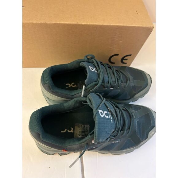 On Cloud waterproof Swiss engineered size 6 green - Picture 4 of 8